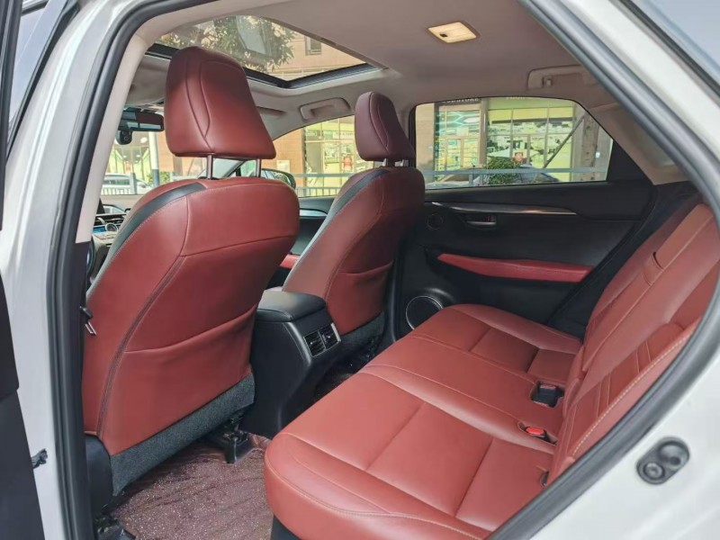 广州17年雷克萨斯NX4