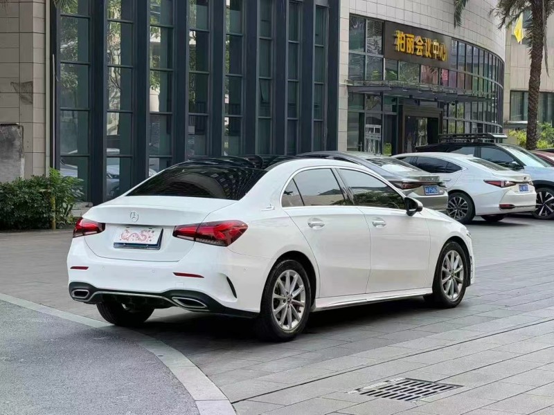 佛山20年奔驰A8