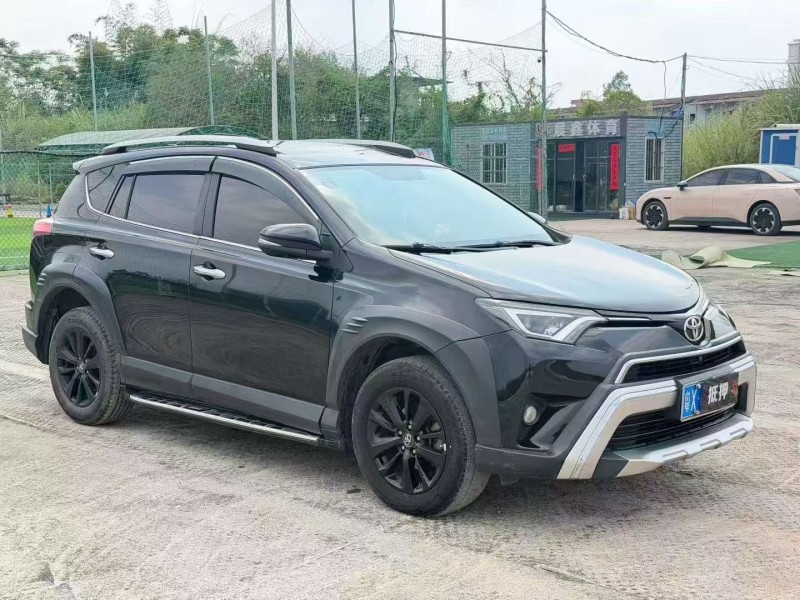 广州19年丰田RAV43