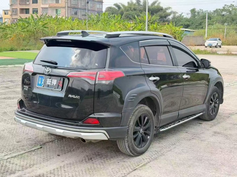 广州19年丰田RAV47