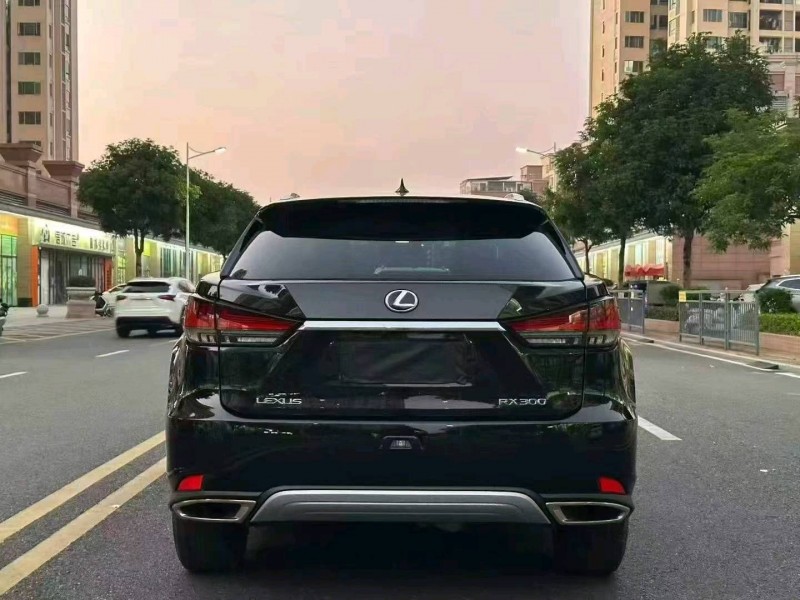 广州21年雷克萨斯RX7