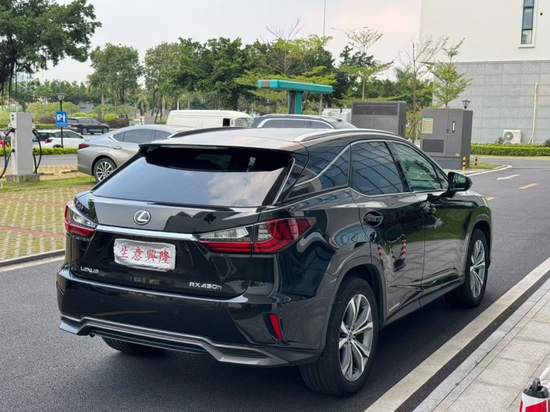 广州18年雷克萨斯RX8