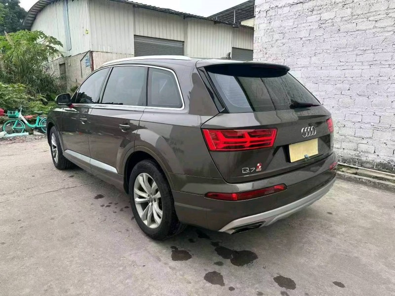 广州18年奥迪Q79