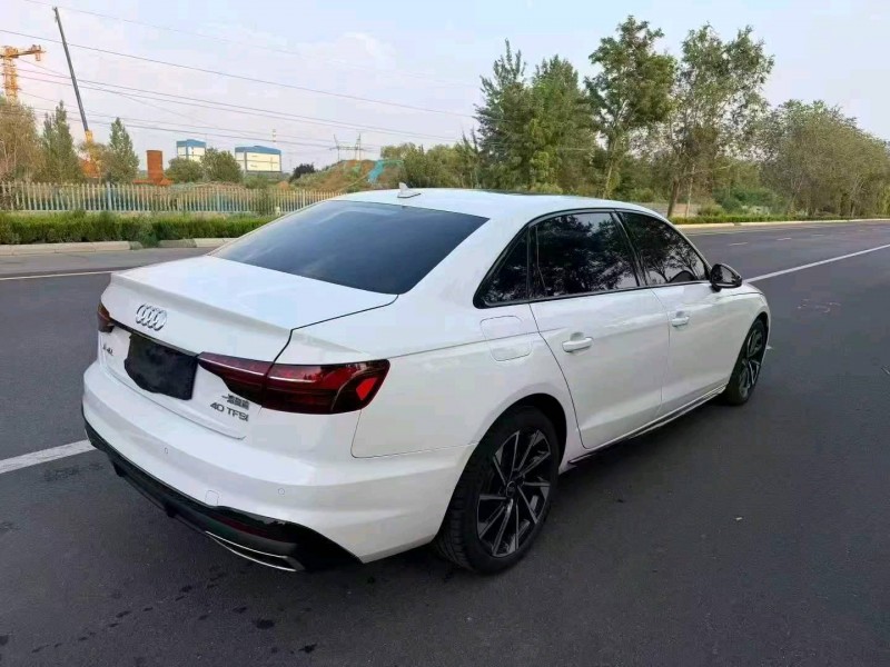 济宁23年奥迪A4L7