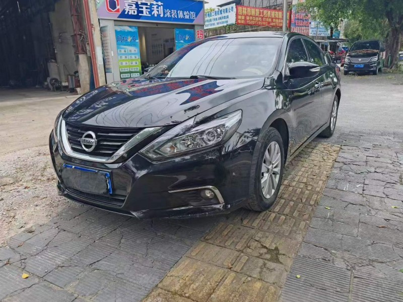 桂林17年日产天籁3