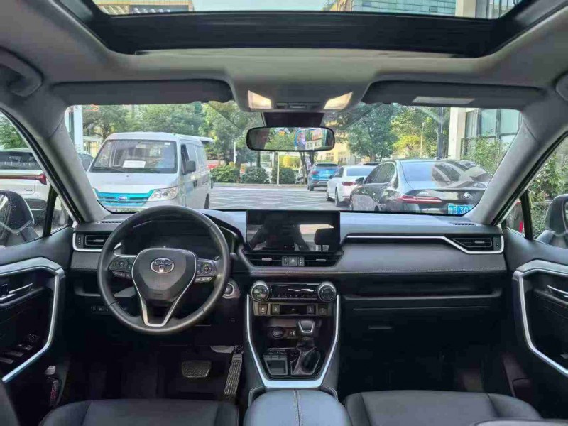 深圳25年丰田RAV4荣放4