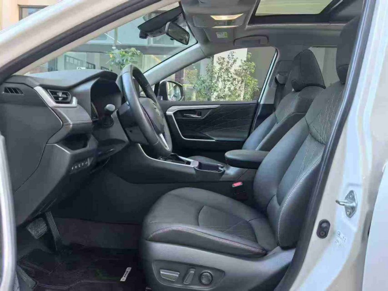 深圳25年丰田RAV4荣放5