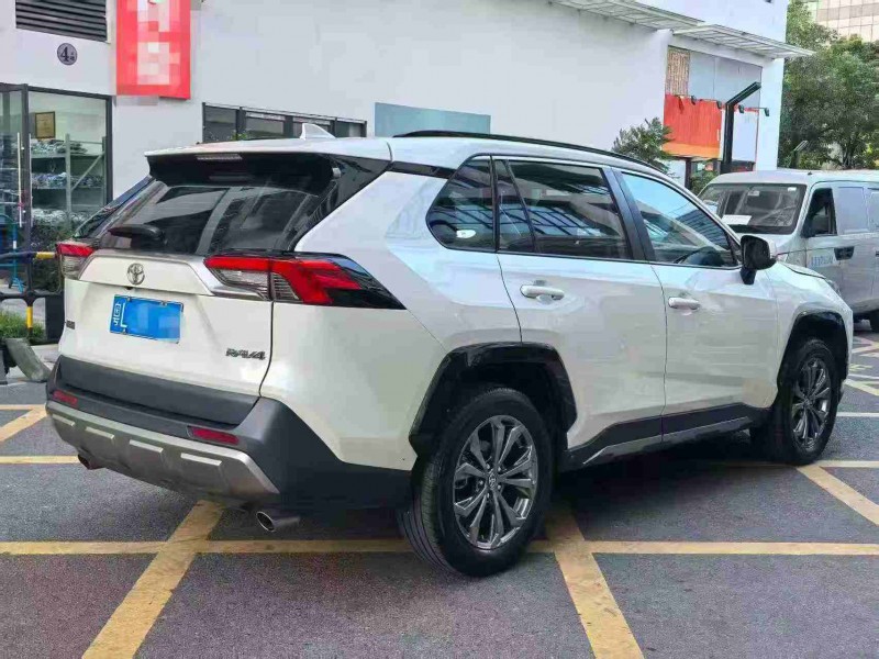 深圳25年丰田RAV4荣放7