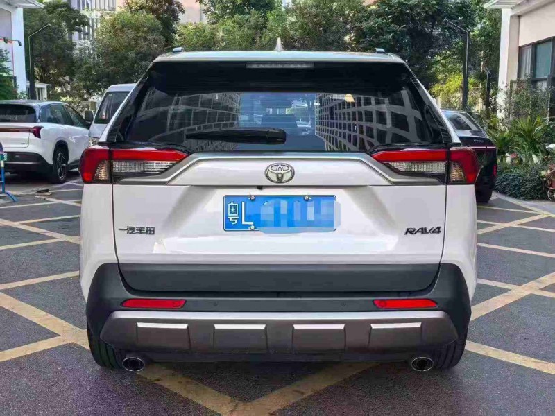深圳25年丰田RAV4荣放9