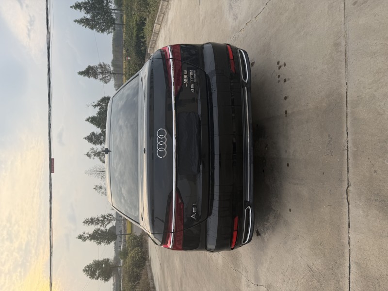 济宁22年奥迪A6L8
