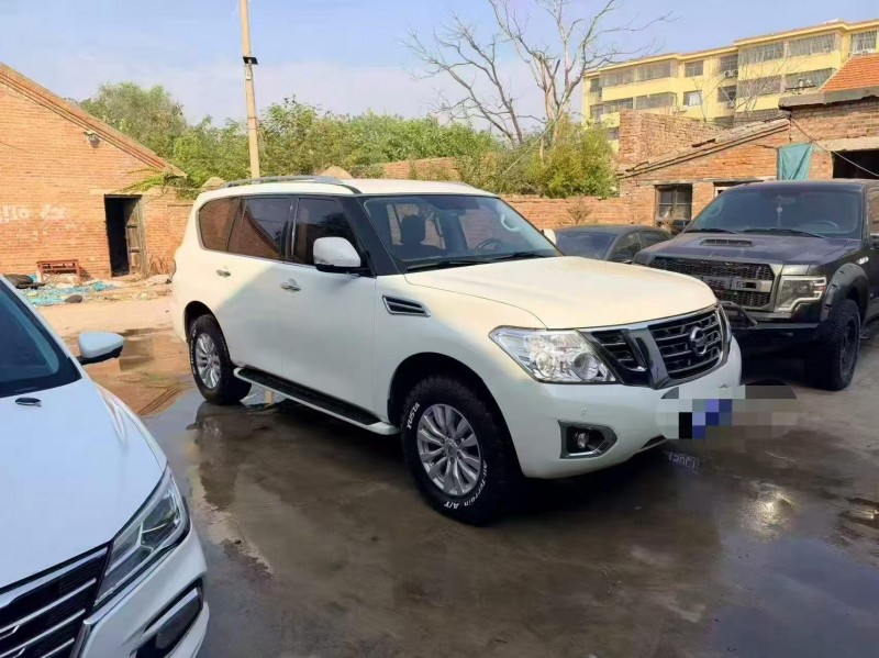 济宁20年日产途乐3