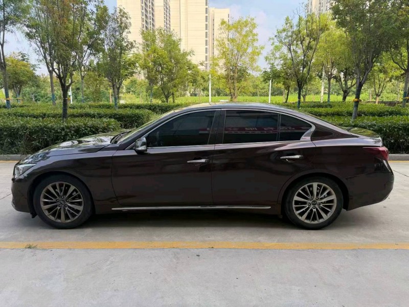 济宁18年英菲尼迪Q505