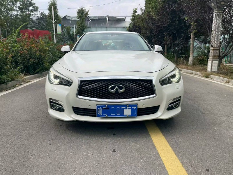 济宁17年英菲尼迪Q50L1