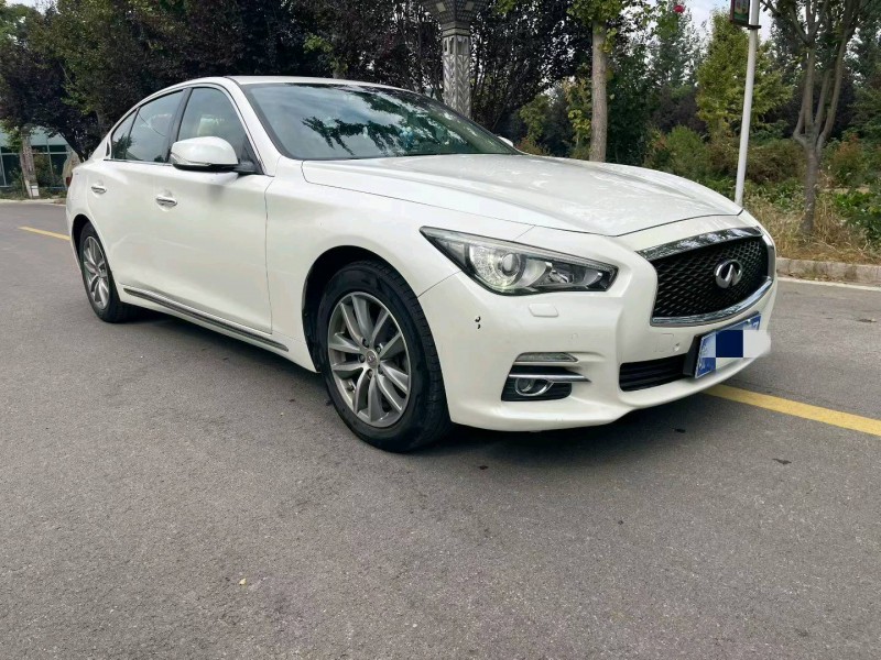 济宁17年英菲尼迪Q50L4