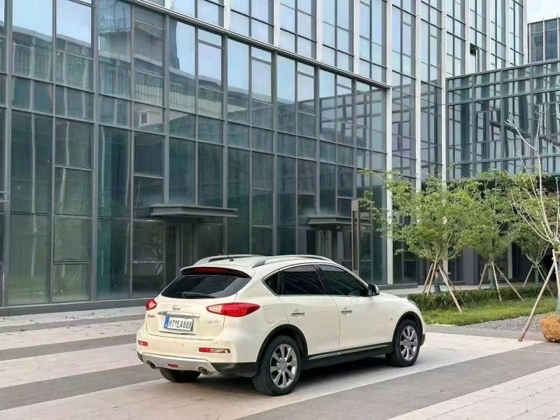 青岛17年英菲尼迪QX504