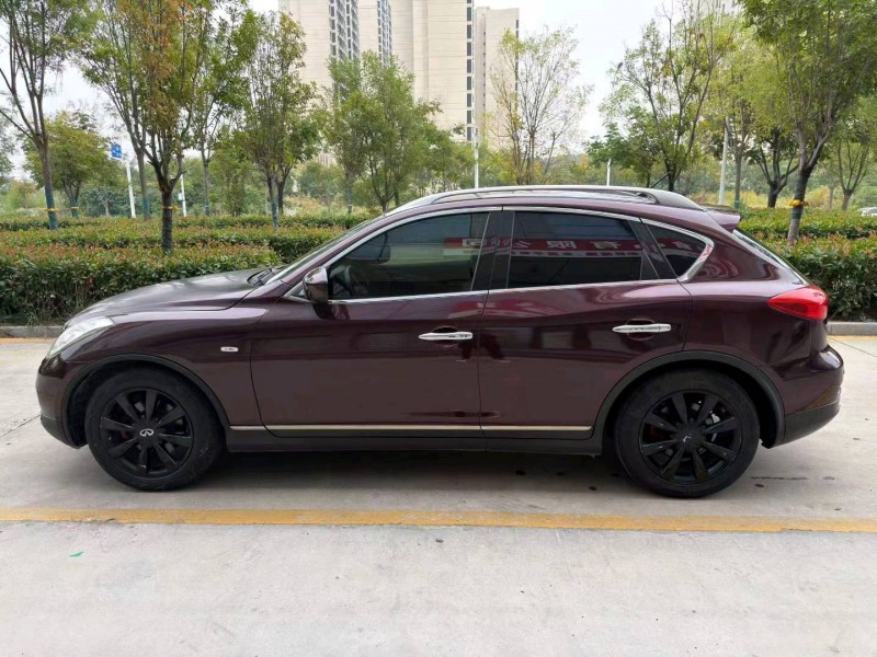 济宁15年英菲尼迪QX504