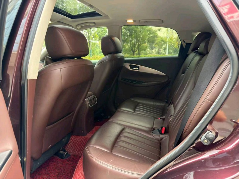 济宁15年英菲尼迪QX508