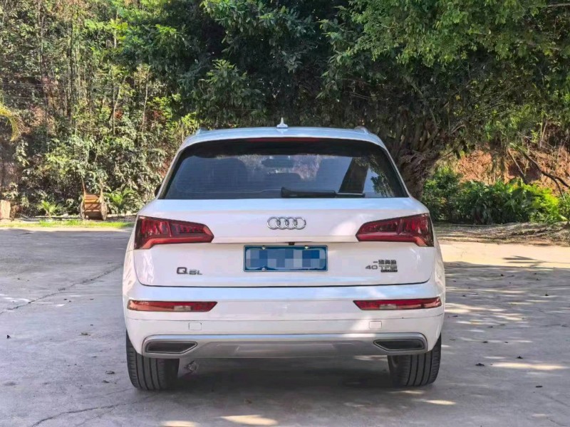 昭通19年奥迪Q55