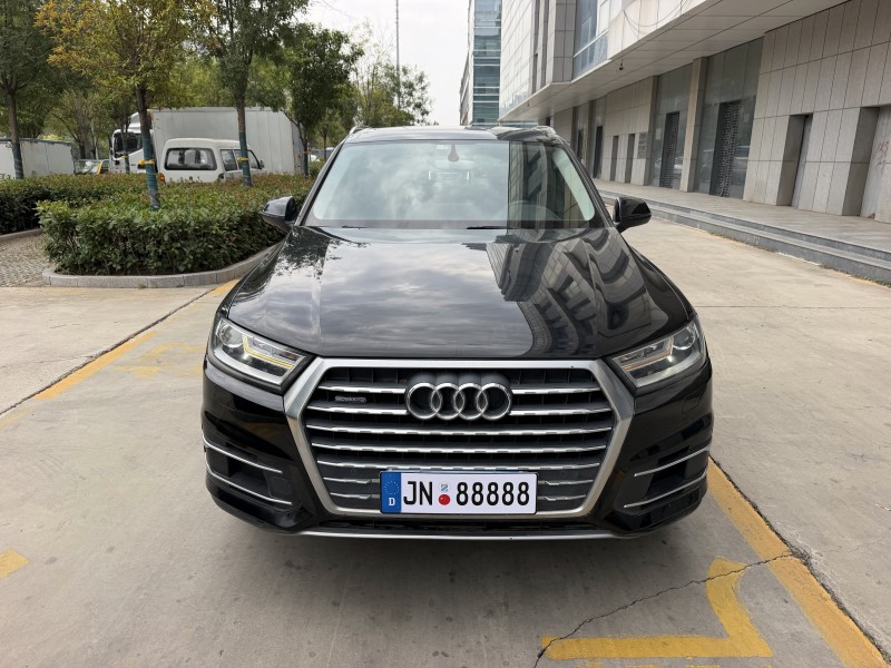 济宁16年奥迪Q71