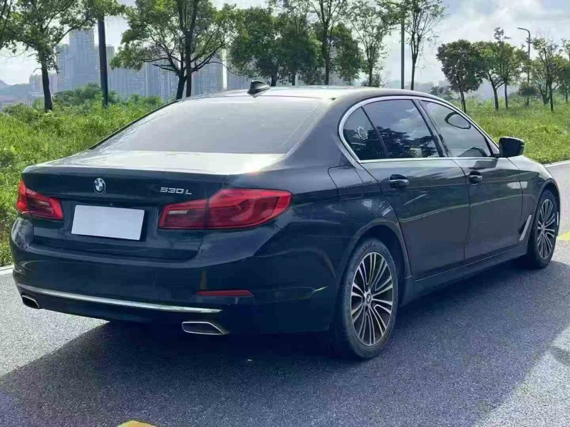 江门17年宝马5系9