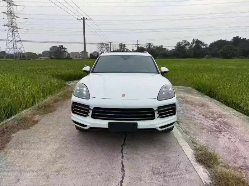 绍兴18年保时捷卡宴1
