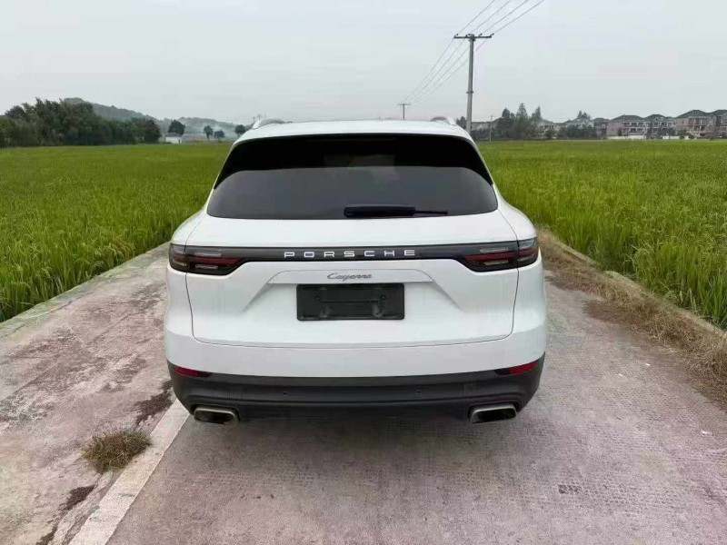 绍兴18年保时捷卡宴8