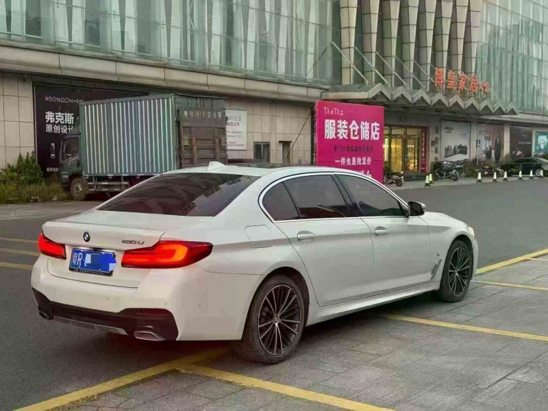 深圳22年宝马5系8